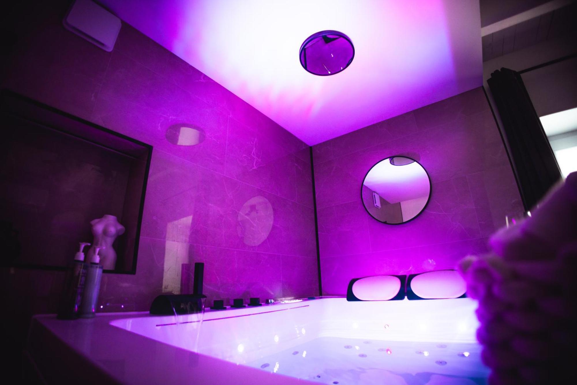 French Klss - Love Room By Prim0 C0Nciergerie Clermont-Ferrand Luaran gambar